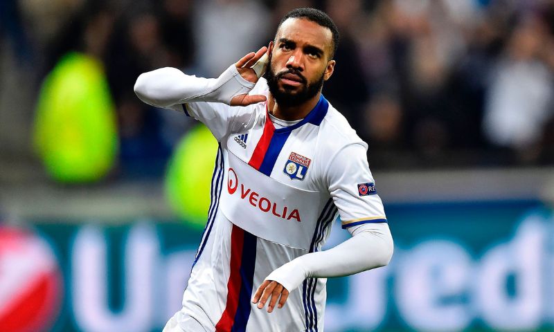 Alexandre Lacazette (Lyon) – Lão tướng hồi sinh